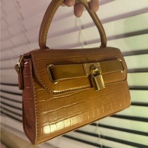 small handbag/crossbody